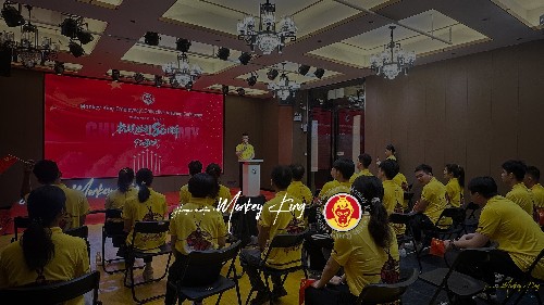 Tempered toughness, paying tribute to glory! May our motherland be stronger, and may our glory endur